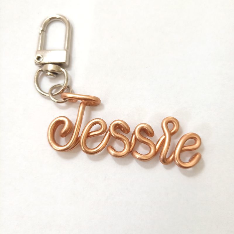 Signature Twist – Handmade Custom Wire Name Keychain