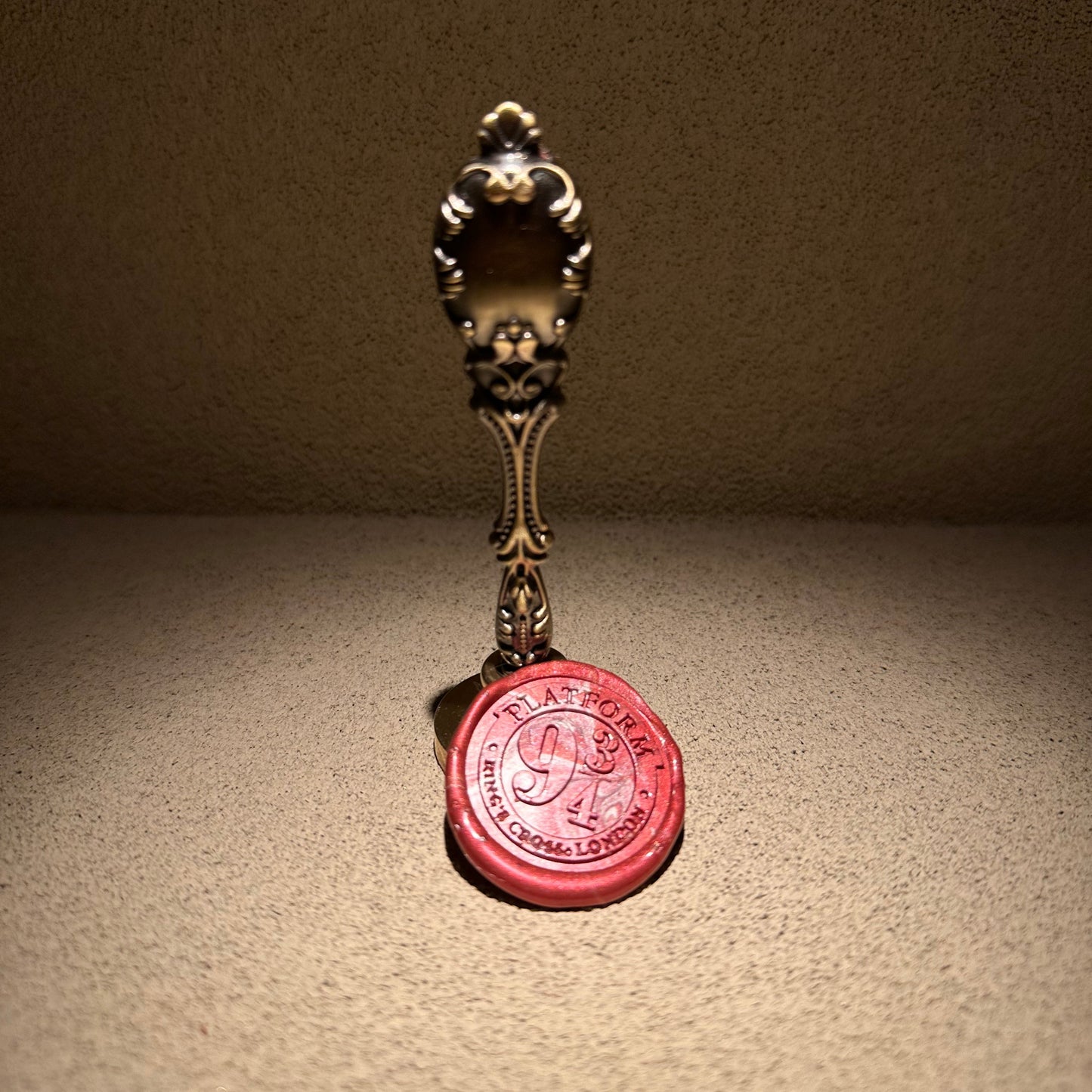 Platform 9¾ – Round Wax Stamp