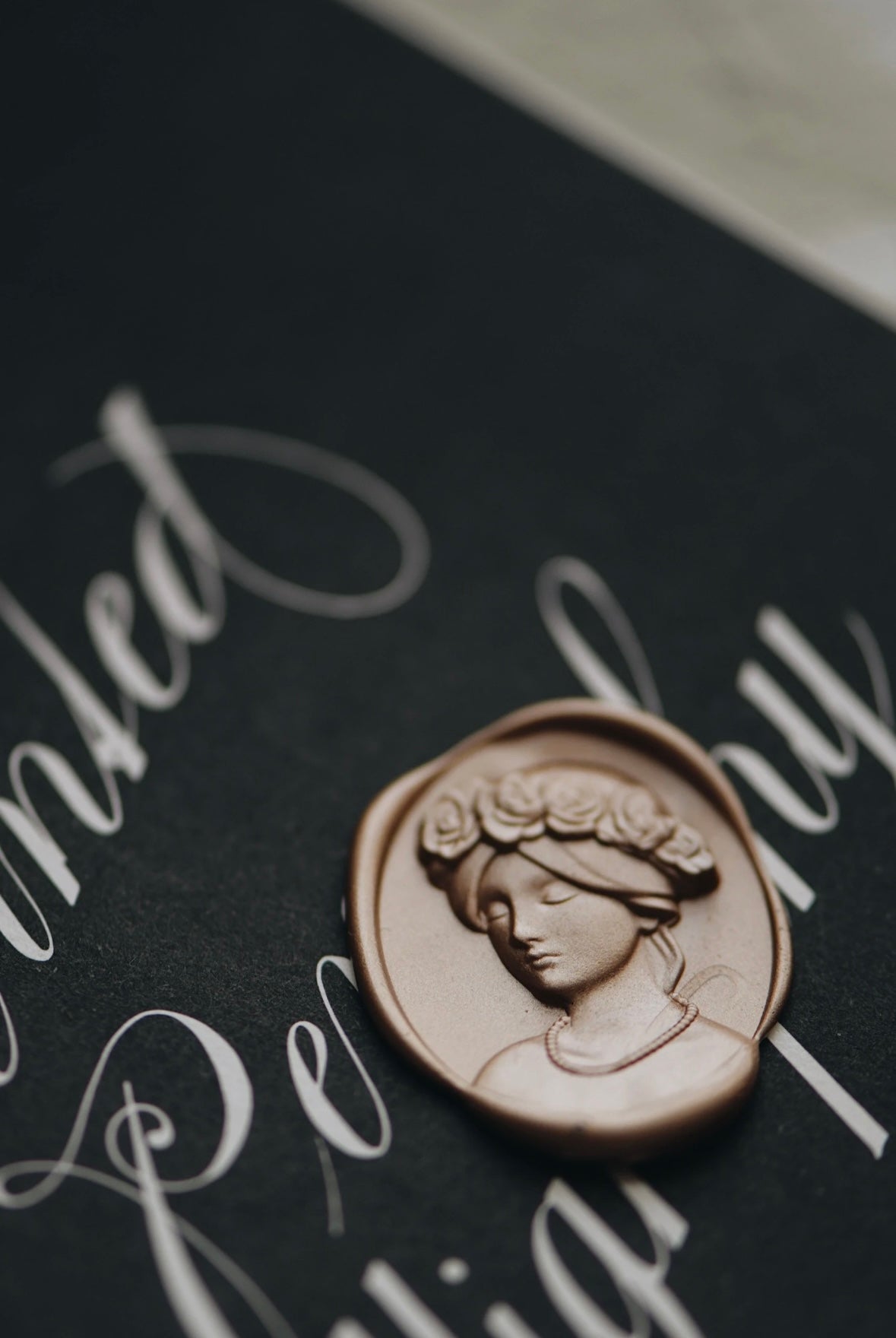Maiden’s Prayer Wax Seal Stamp – Elegant Girl with Wreath & Pearl Necklace