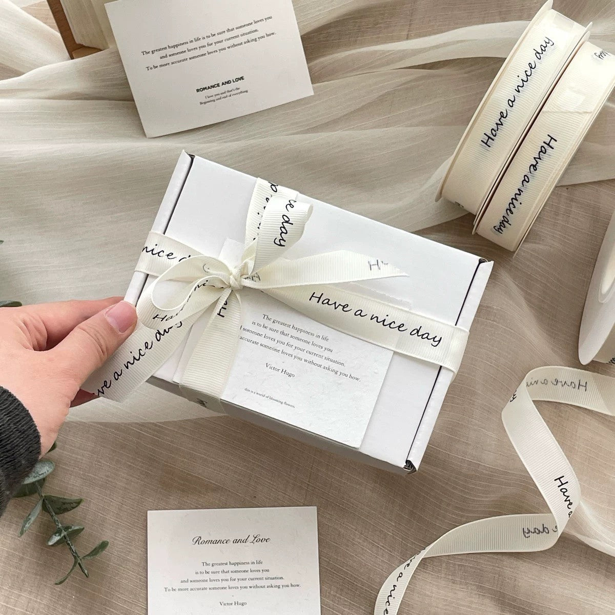 Hochwertiges Branding-Band mit dem Aufdruck „Have a Nice Day“ | 30-Yard-Spule für exklusive Verpackungen