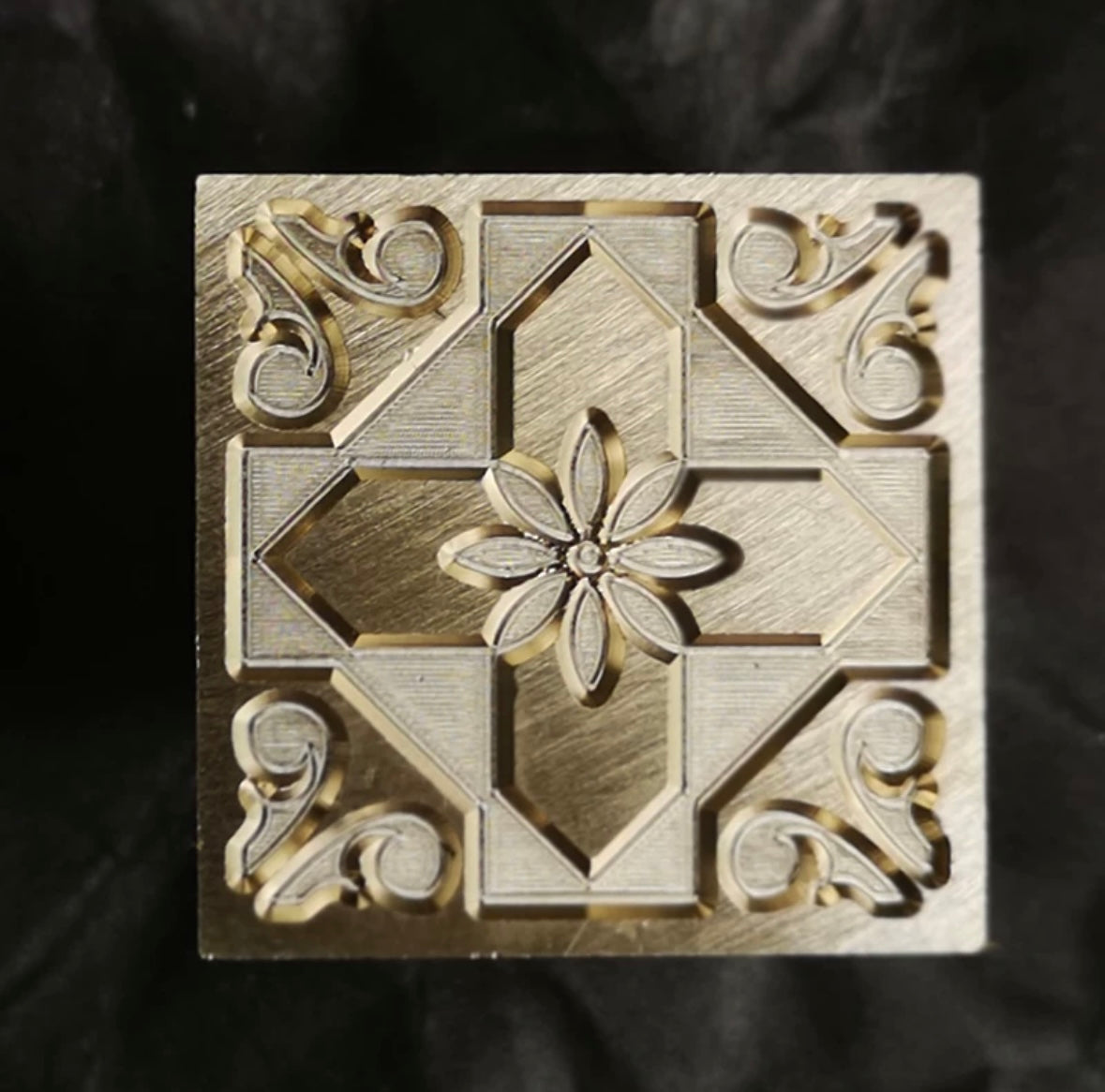 Vintage Rotating Floral Leaf Tile Wax Seal Stamp