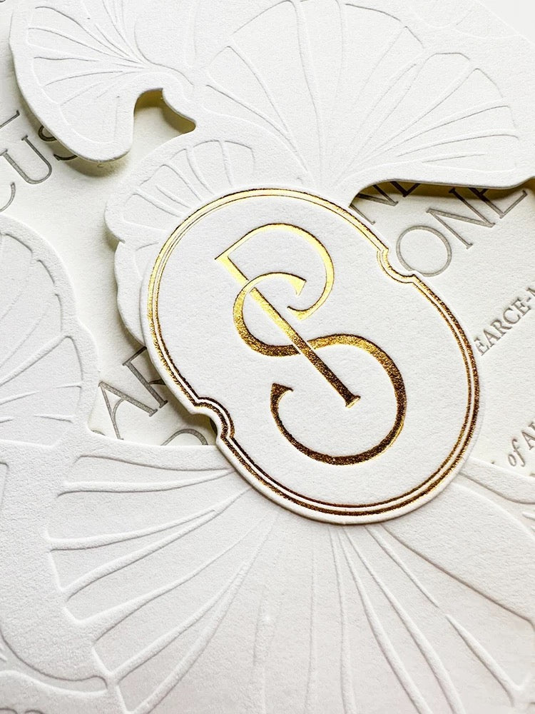 Bespoke Ginkgo Leaf Tri-Fold Invitation – Luxury 500g Cotton Paper & Gold Foil Monogram Suite