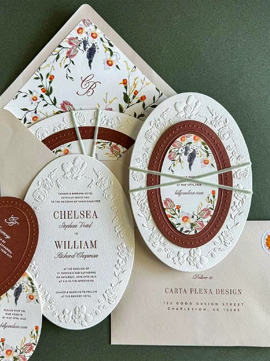 エンボス加工の白い結婚式招待状セット