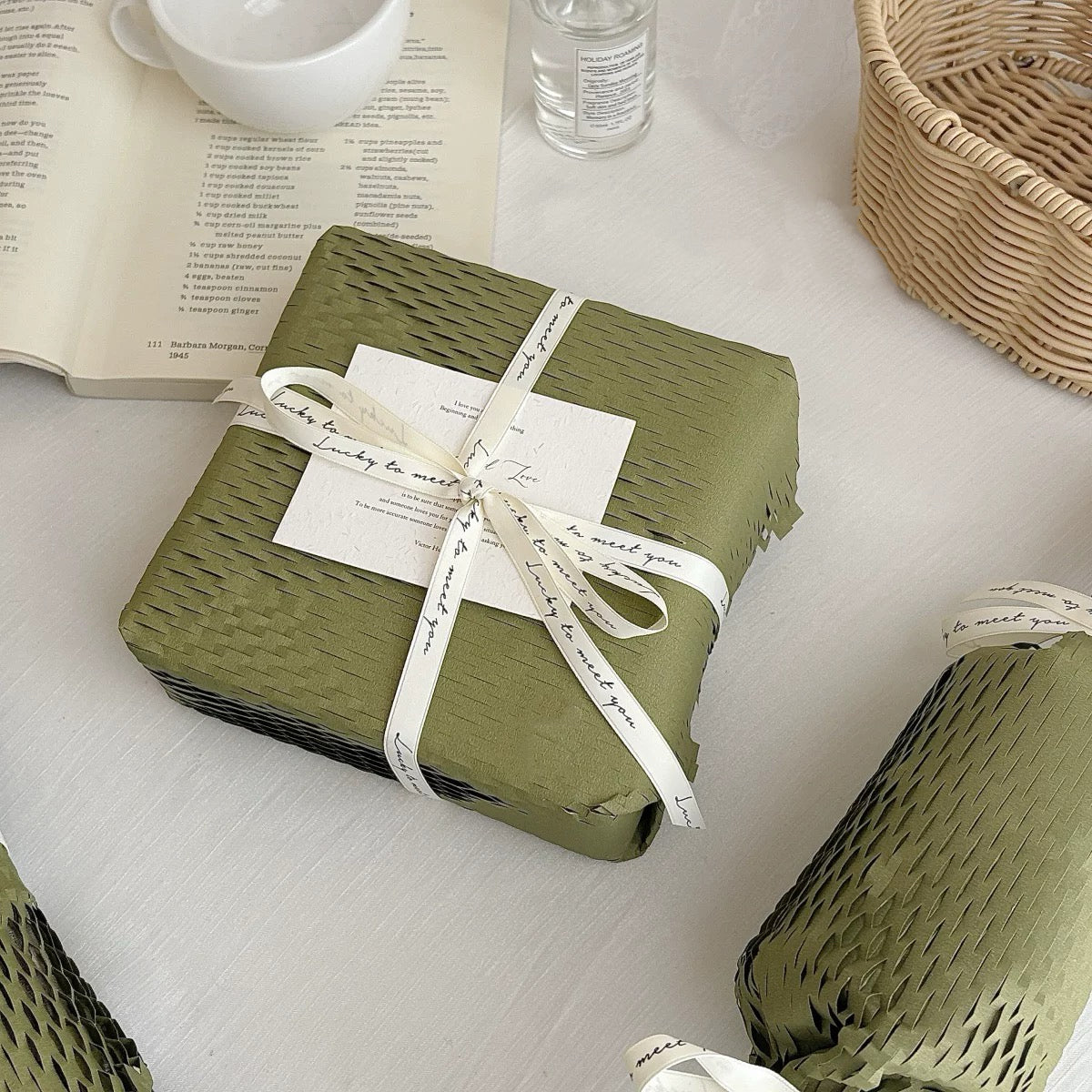 Custom Eco-Friendly Honeycomb Packaging Paper Roll | Luxury 3D Protective Gift Wrap