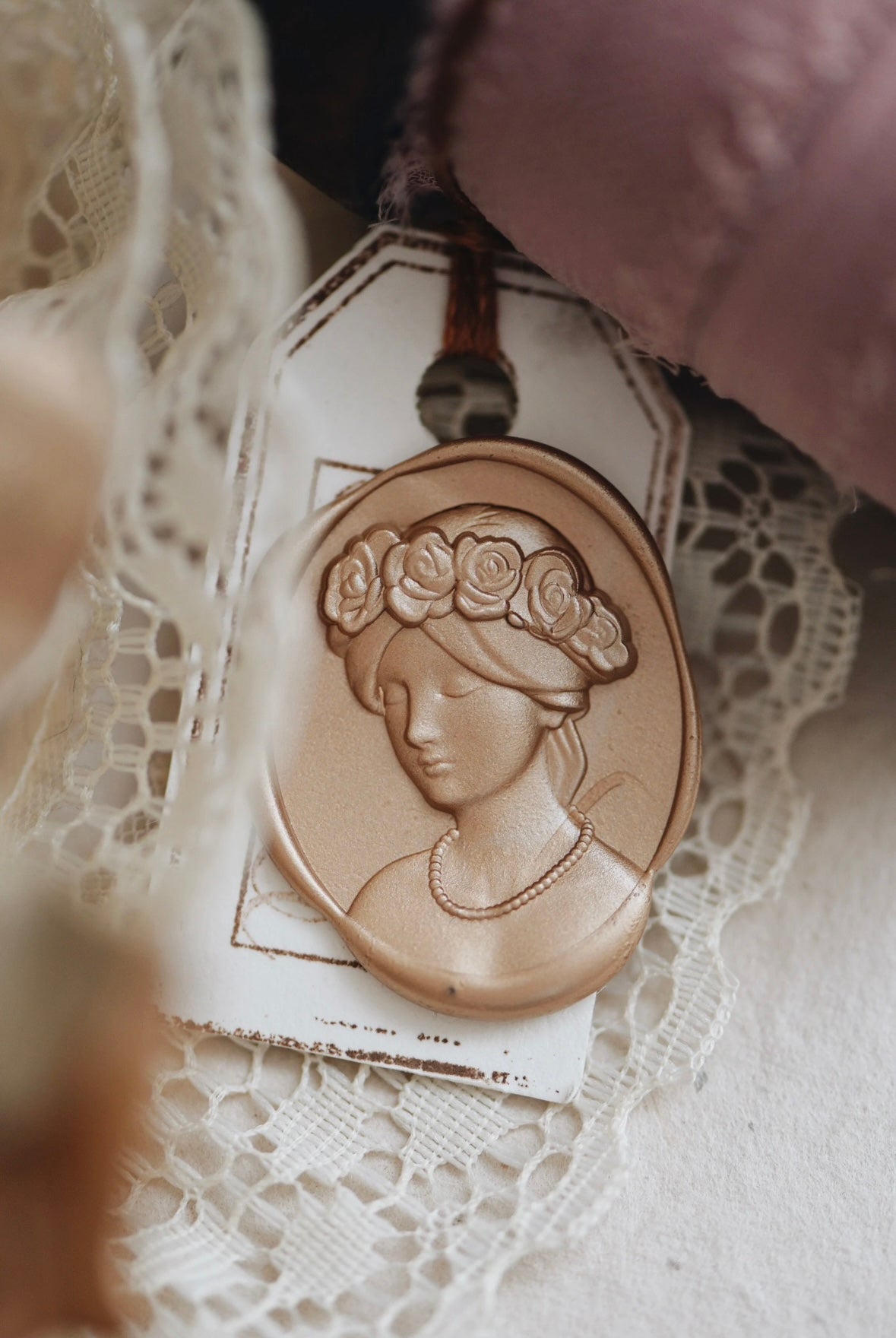 Maiden’s Prayer Wax Seal Stamp – Elegant Girl with Wreath & Pearl Necklace