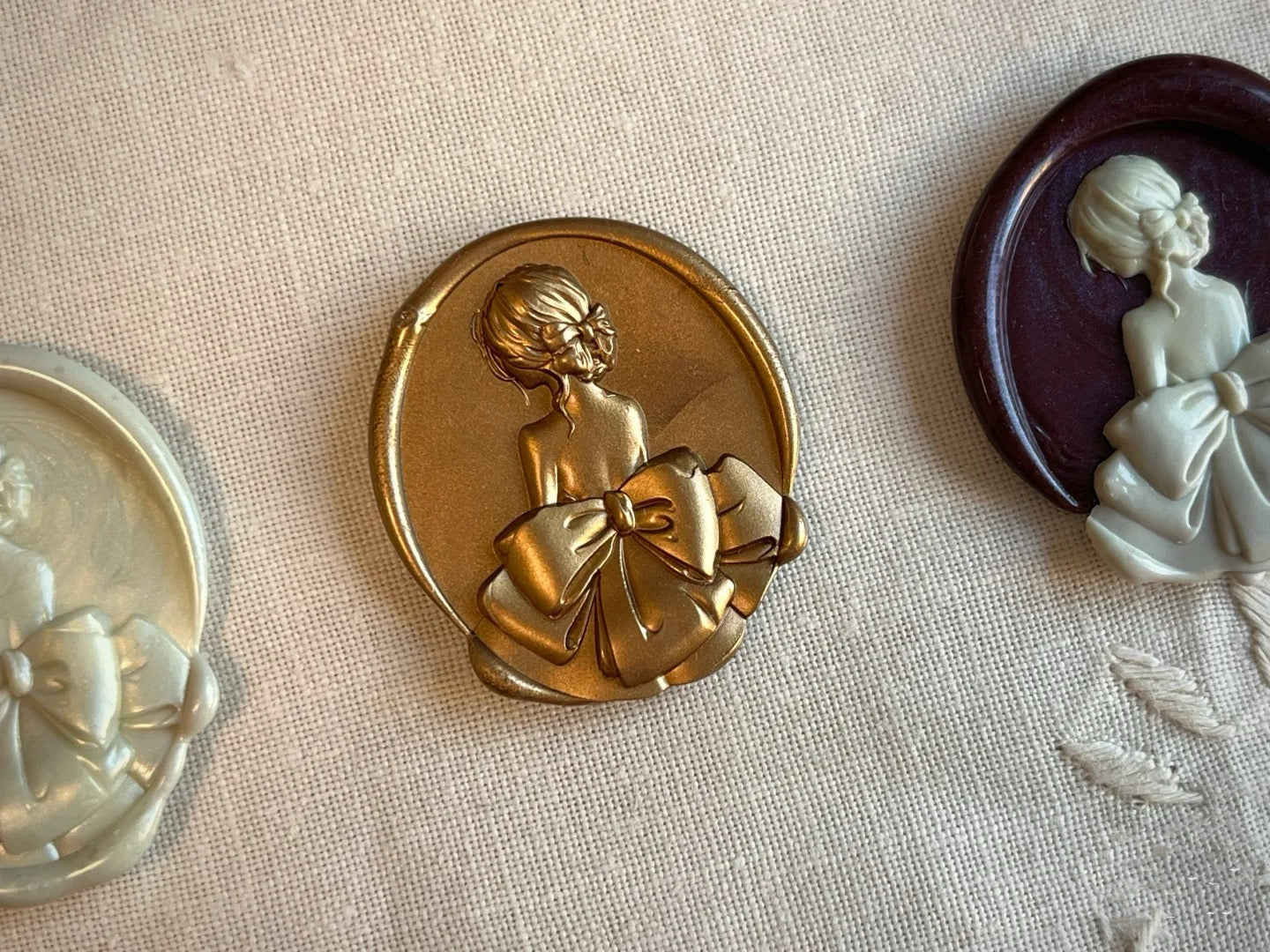 Graceful Backview – Wax Stamp with Girl Silhouette